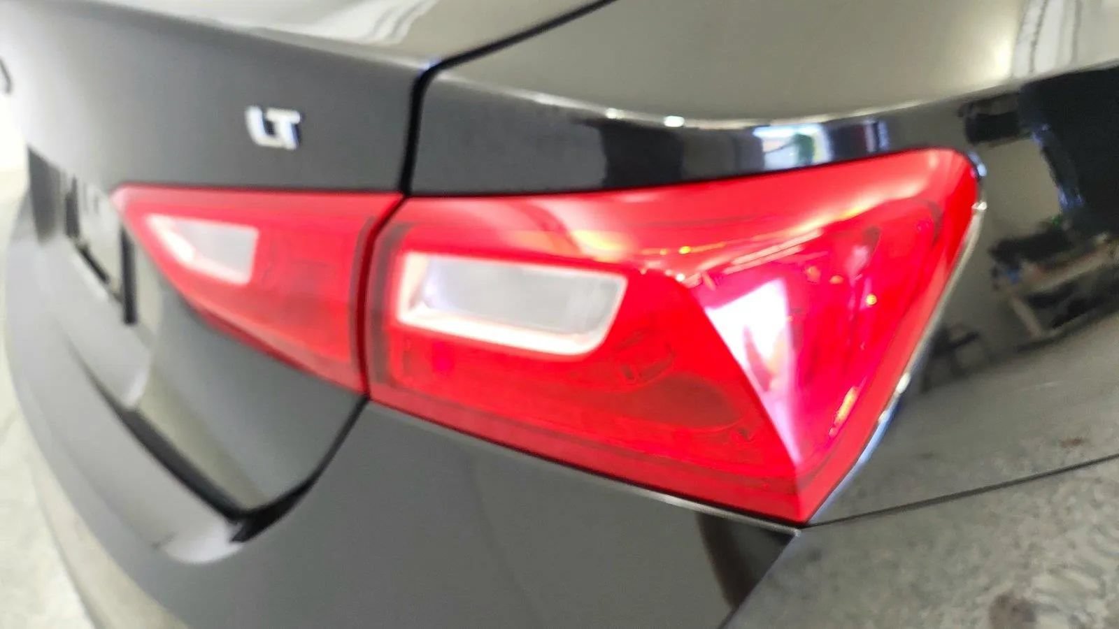 Used 2025 Chevrolet Malibu LT FWD image 31