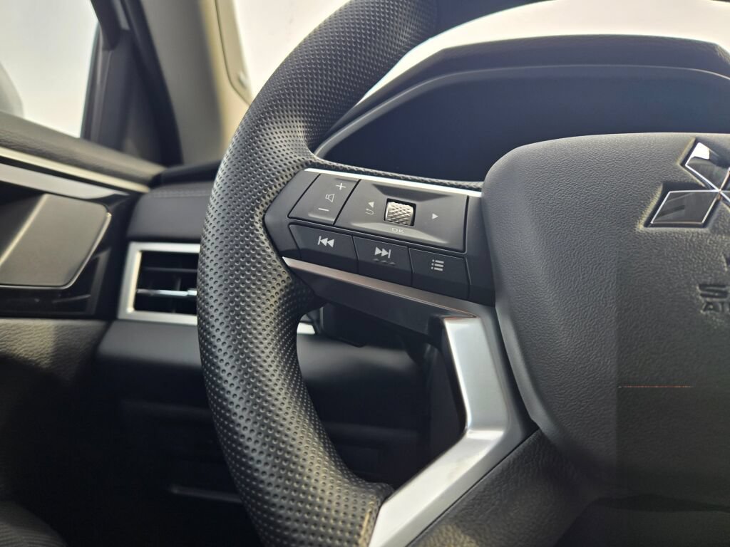 New 2027 Mitsubishi Outlander ES AWD/4WD image 23