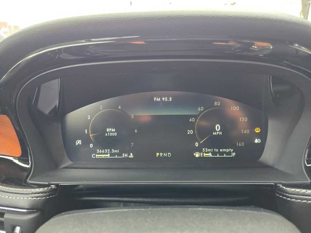 Used 2022 Lincoln Corsair Reserve w/ Equipment Group 201A image 16