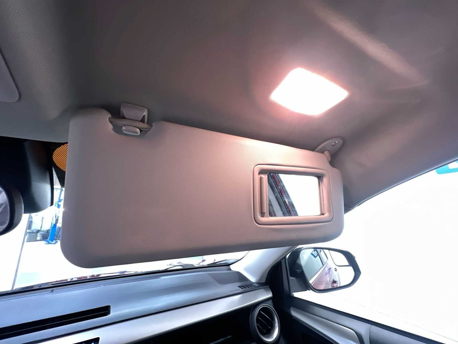 Used 2018 Toyota RAV4 LE w/ All Weather Liner Package FWD image 33