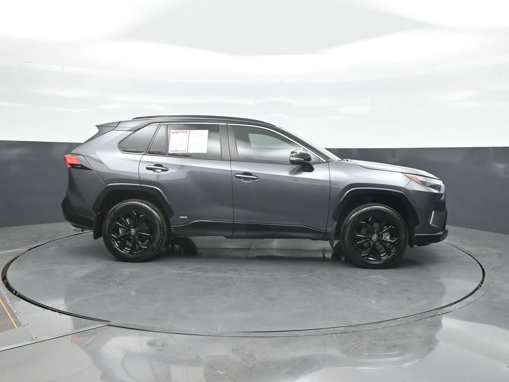 Used 2024 Toyota RAV4 XSE AWD/4WD image 8