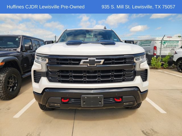 Used 2024 Chevrolet Silverado 1500 LT Trail Boss w/ Convenience Package II AWD/4WD image 2