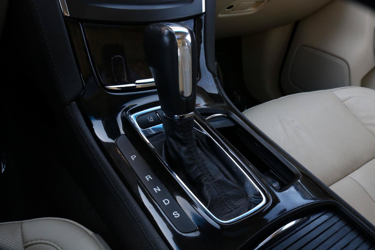 Used 2015 Lincoln MKS AWD w/ Equipment Group 201A image 28