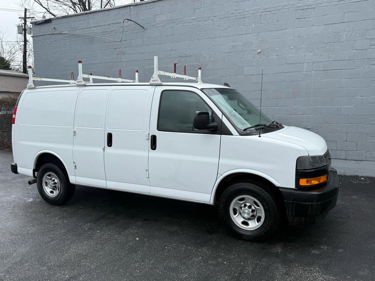Used 2021 Chevrolet Express 2500 w/ Driver Convenience Package image 5