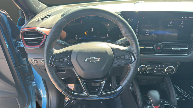 Used 2025 Chevrolet TrailBlazer RS w/ Convenience Package FWD image 12