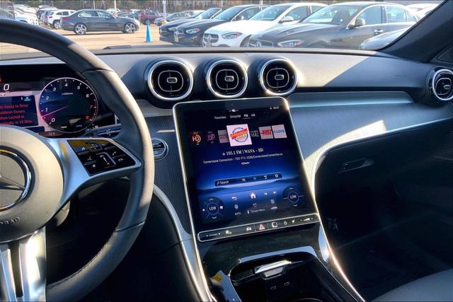 Used 2025 Mercedes-Benz C 300 4MATIC Sedan image 5