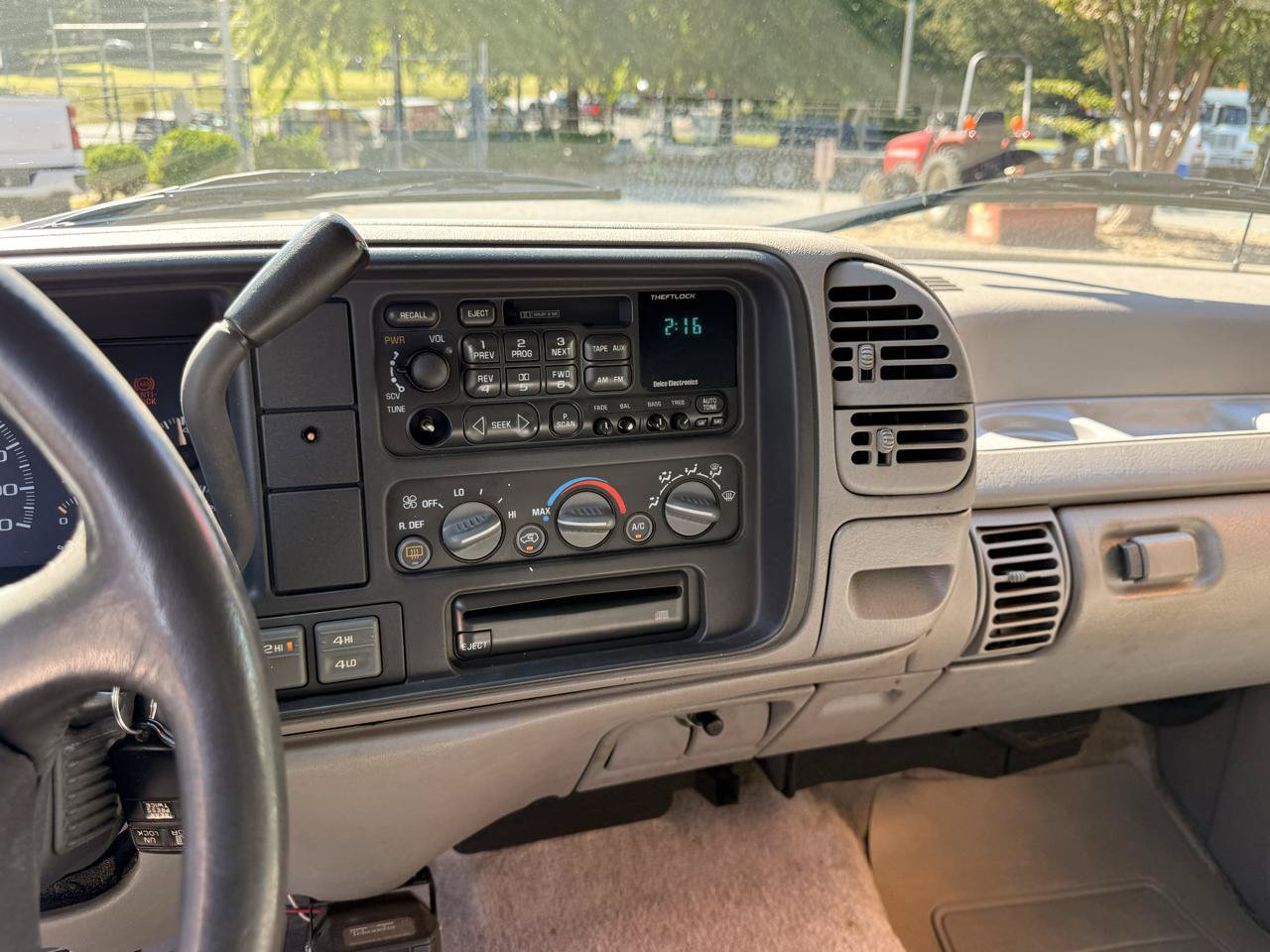 Used 1996 GMC Suburban 4WD image 13