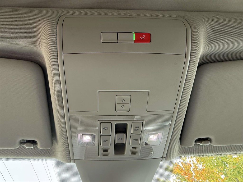 Used 2022 Volkswagen Atlas SEL Premium image 24