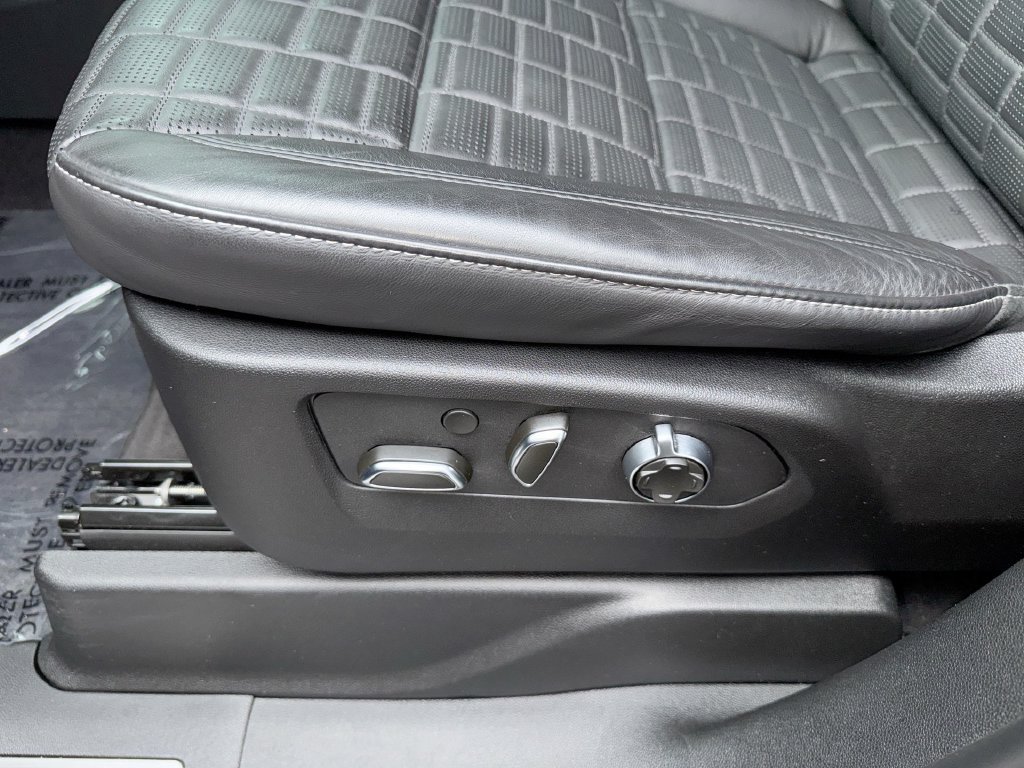 Used 2025 Cadillac Escalade ESV Sport Platinum AWD/4WD image 14
