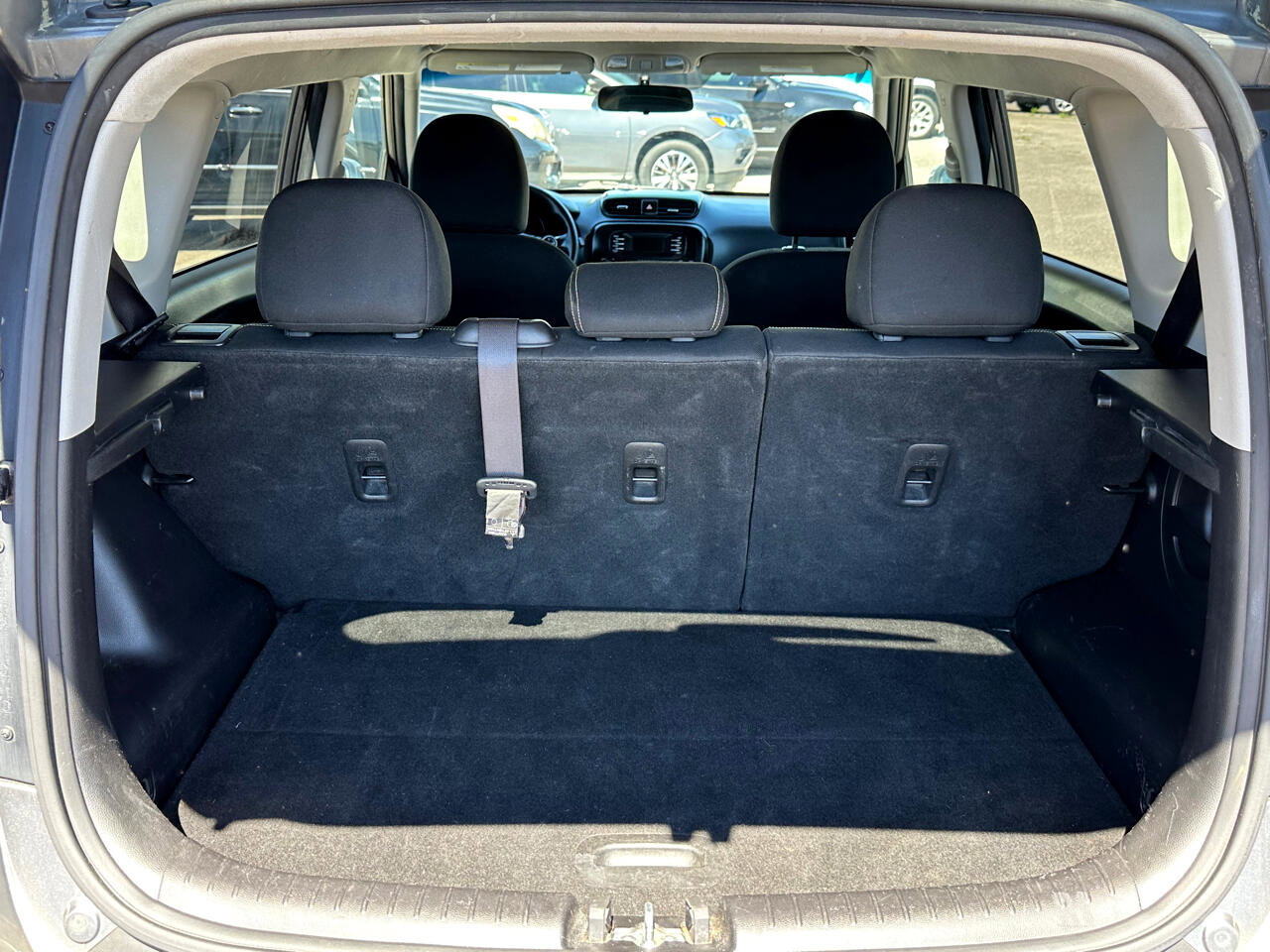 Used 2015 Kia Soul + image 11
