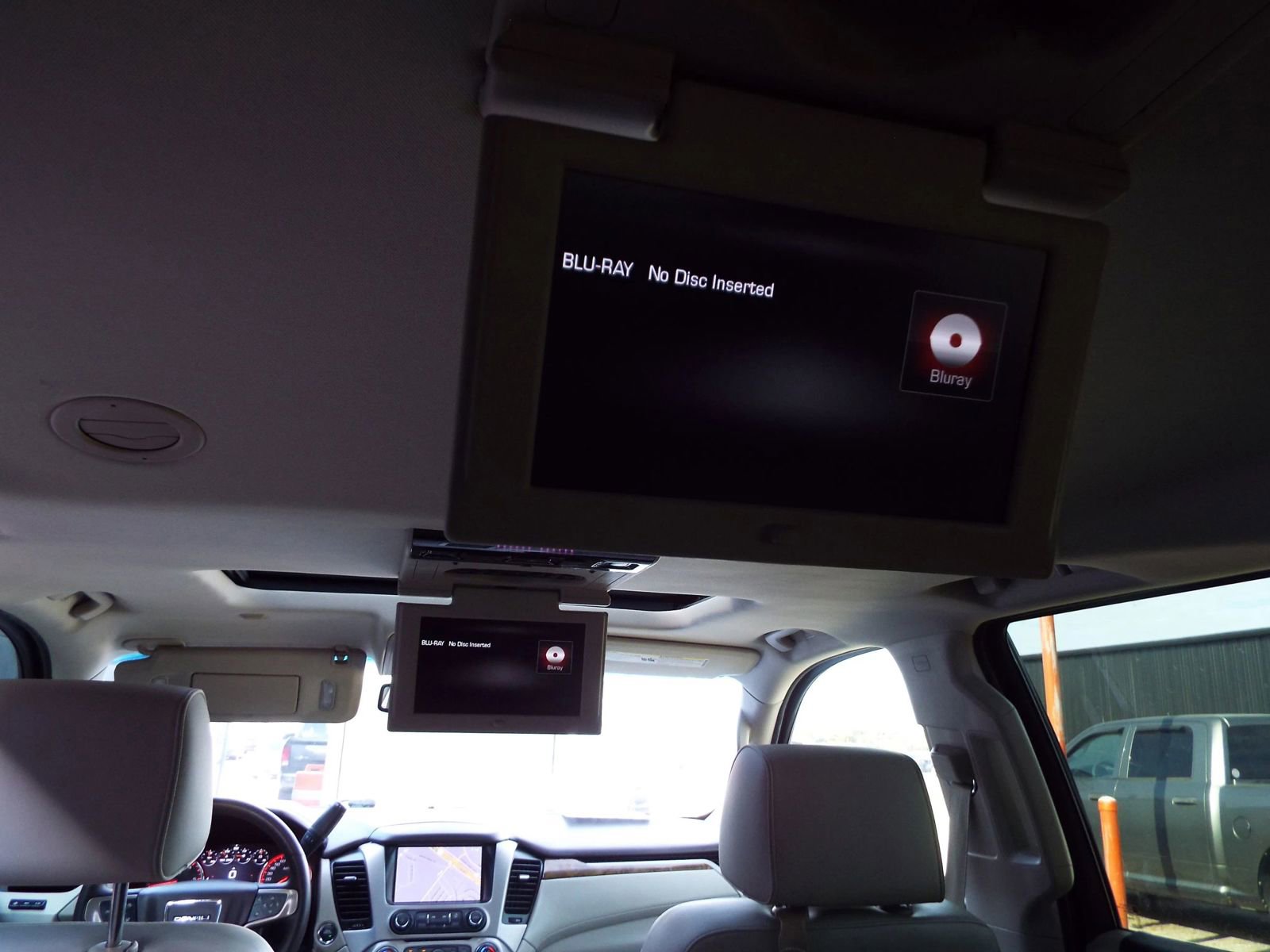 Used 2015 GMC Yukon XL Denali w/ Touring Package RWD image 11