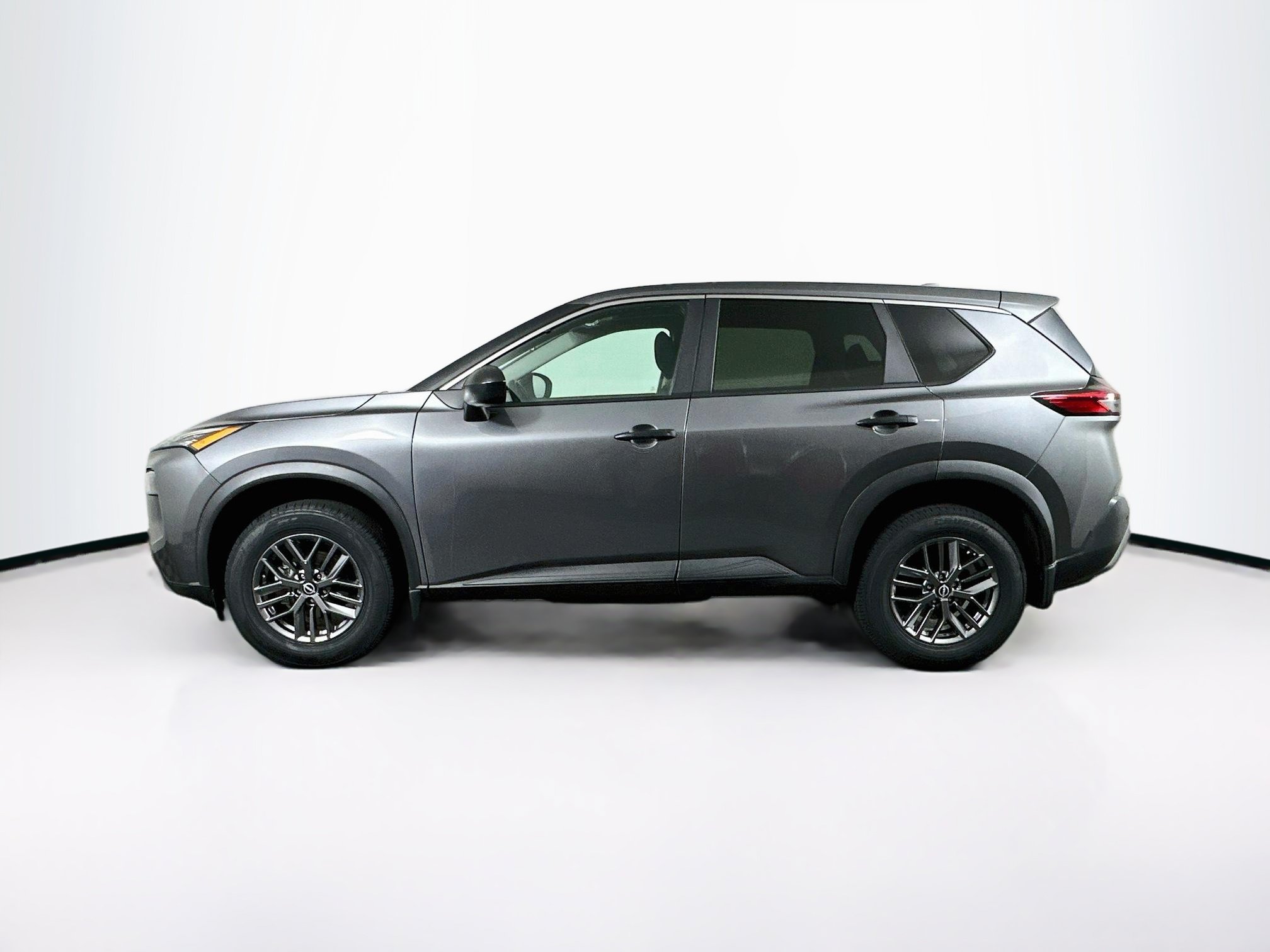 Used 2023 Nissan Rogue S AWD/4WD image 4