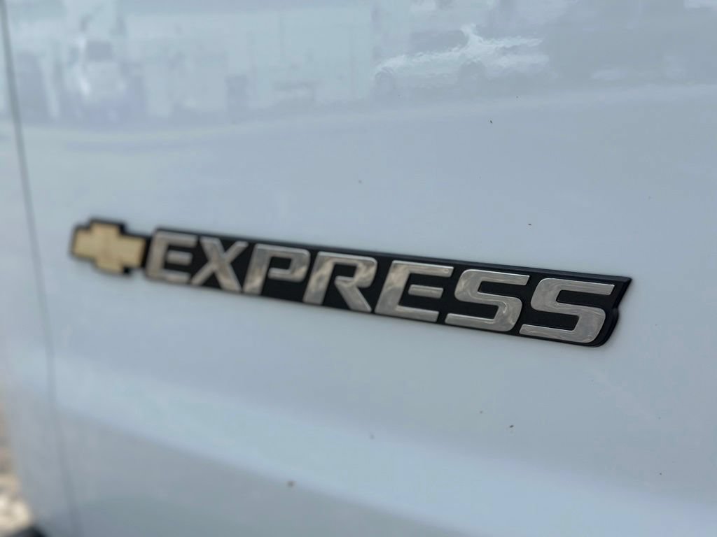 Used 2025 Chevrolet Express 3500 LT w/ LT Preferred Equipment Group RWD image 22