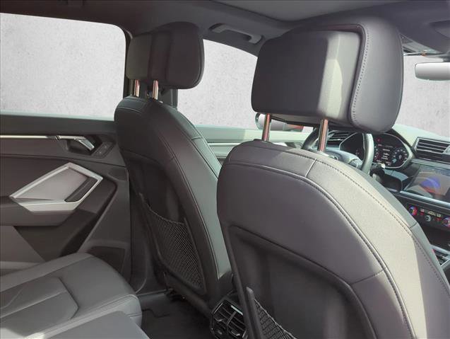 Used 2023 Audi Q3 2.0T Premium image 19