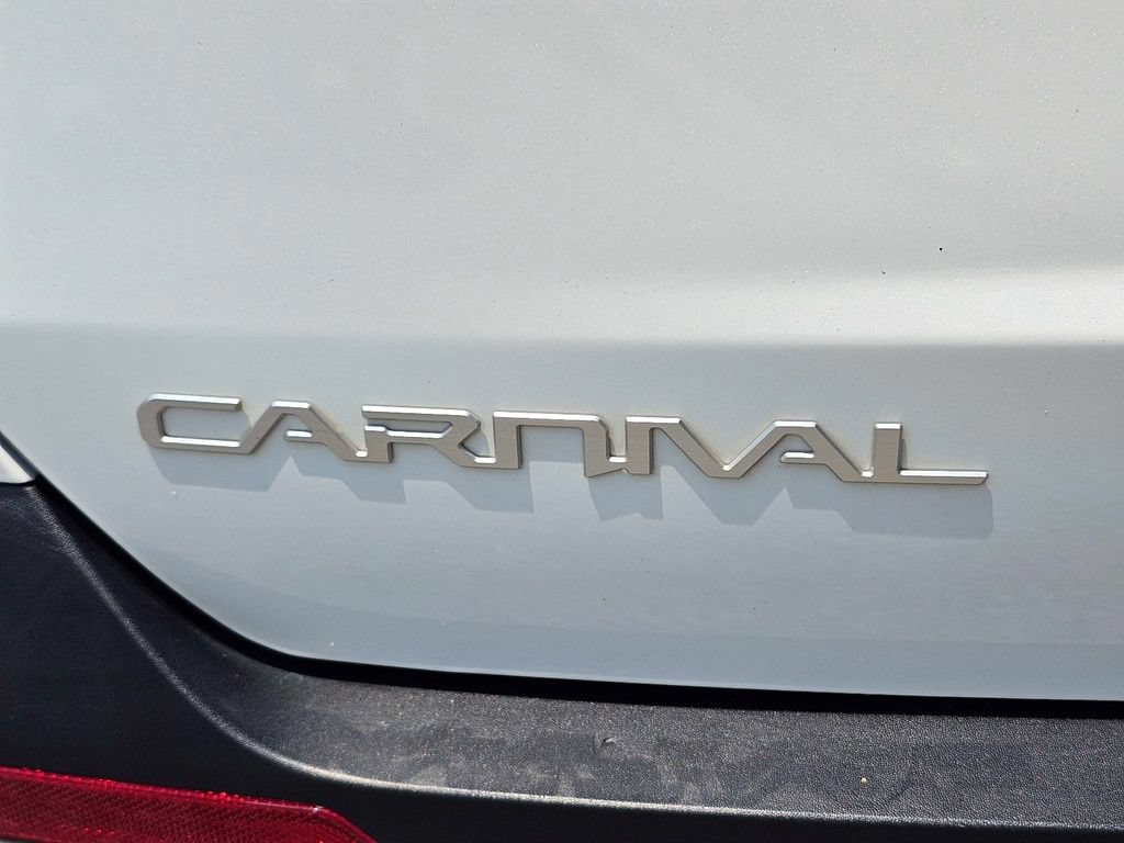 Certified 2025 Kia Carnival EX FWD image 10