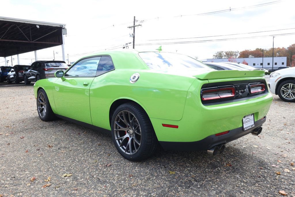 Used 2015 Dodge Challenger SRT w/ Technology Group image 3