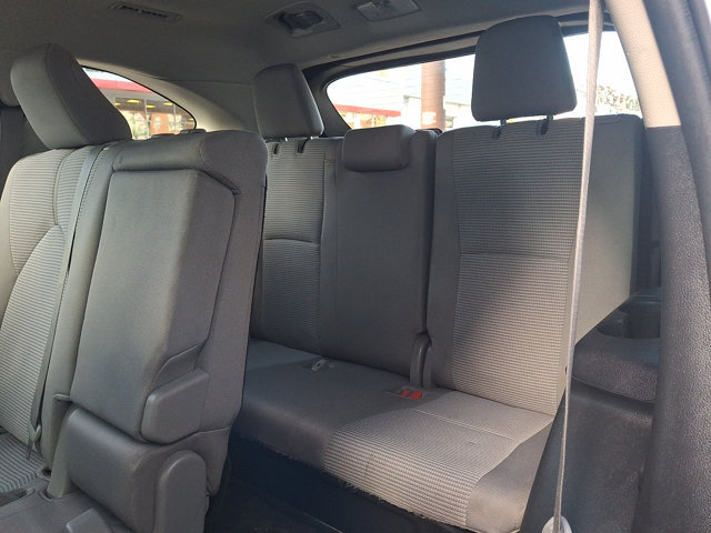 Used 2022 Toyota Highlander L AWD/4WD image 10