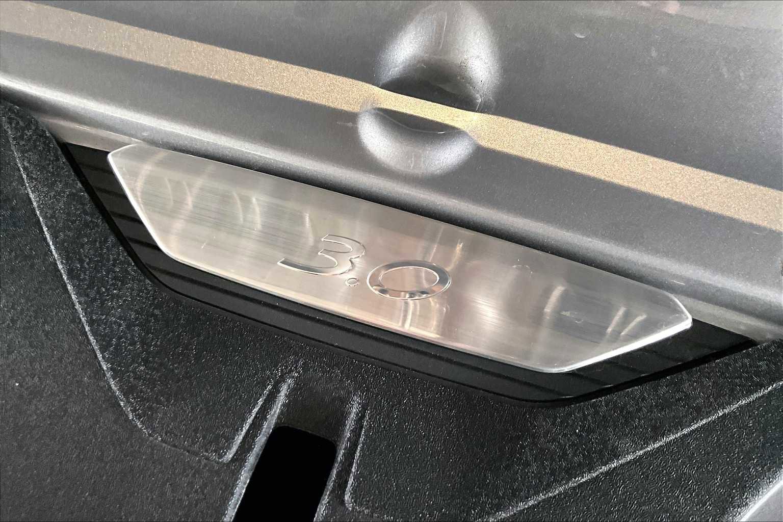Used 2025 Porsche 911 Carrera image 34