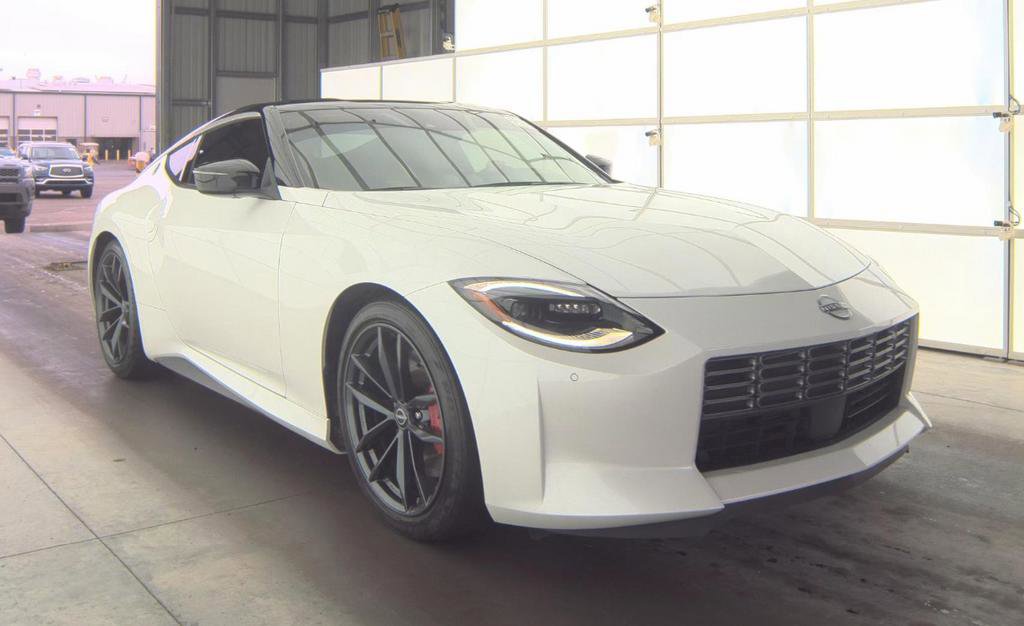 Certified 2024 Nissan Z Performance w/ Floor Mat Package image 2
