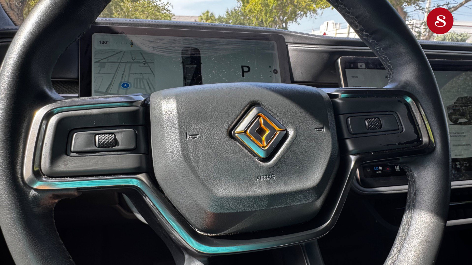 Used 2025 Rivian R1S Adventure AWD/4WD image 11