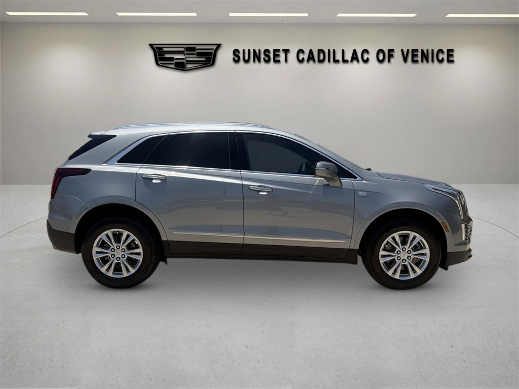 Certified 2025 Cadillac XT5 Luxury FWD image 2