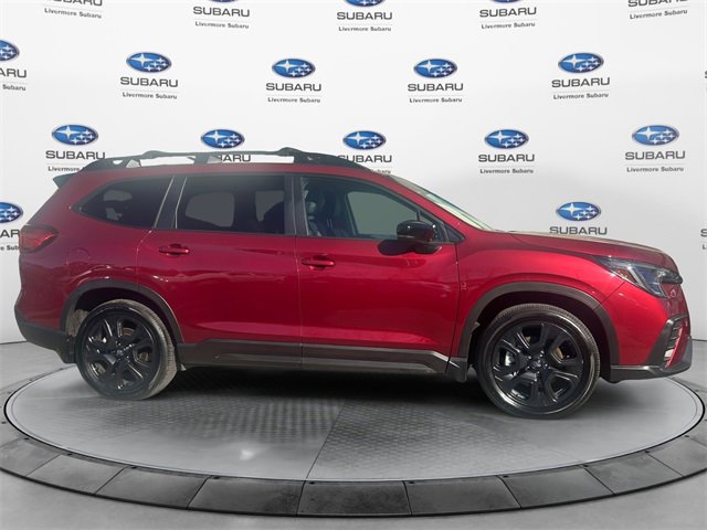 Used 2025 Subaru Ascent Onyx Edition image 3