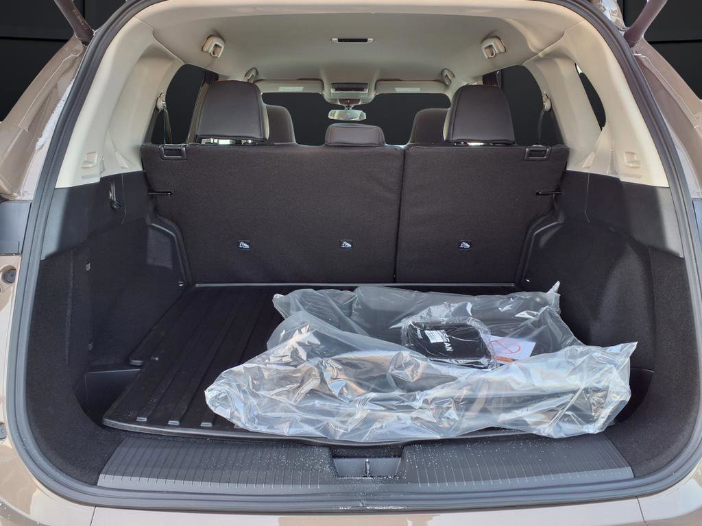 New 2026 Nissan Rogue SV image 7