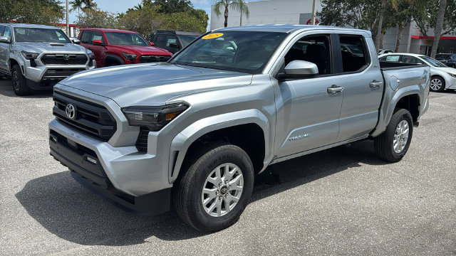 Used 2025 Toyota Tacoma SR5 AWD/4WD image 3
