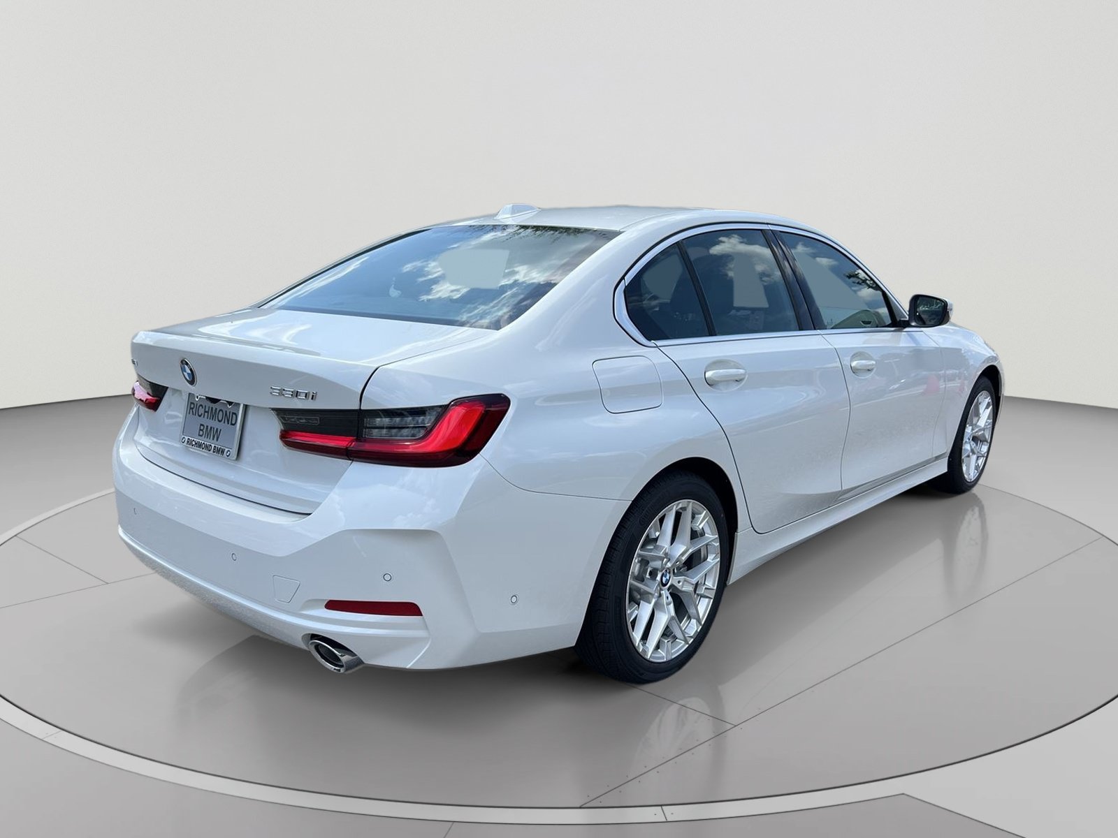 New 2025 BMW 330i xDrive Sedan w/ Premium Package AWD/4WD image 5