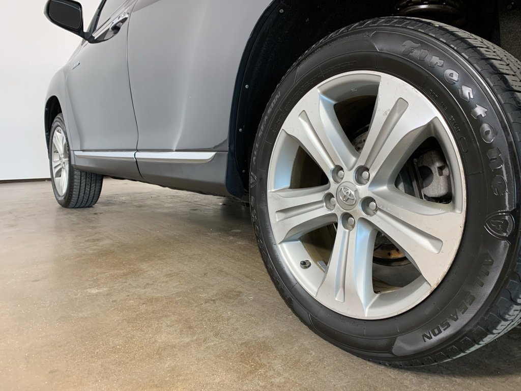 Used 2013 Toyota Highlander Limited image 17