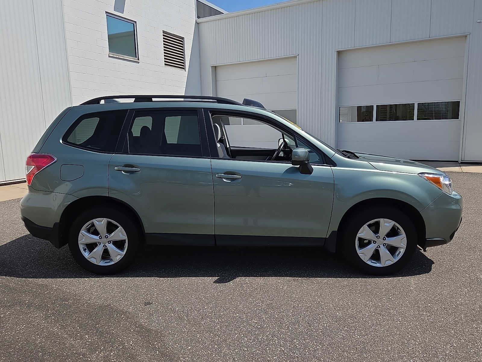 Used 2016 Subaru Forester 2.5i Premium image 7