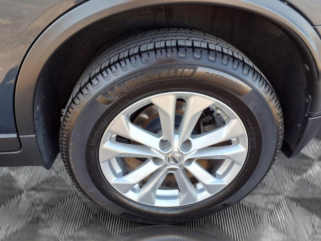 Used 2016 Nissan Rogue SV image 21