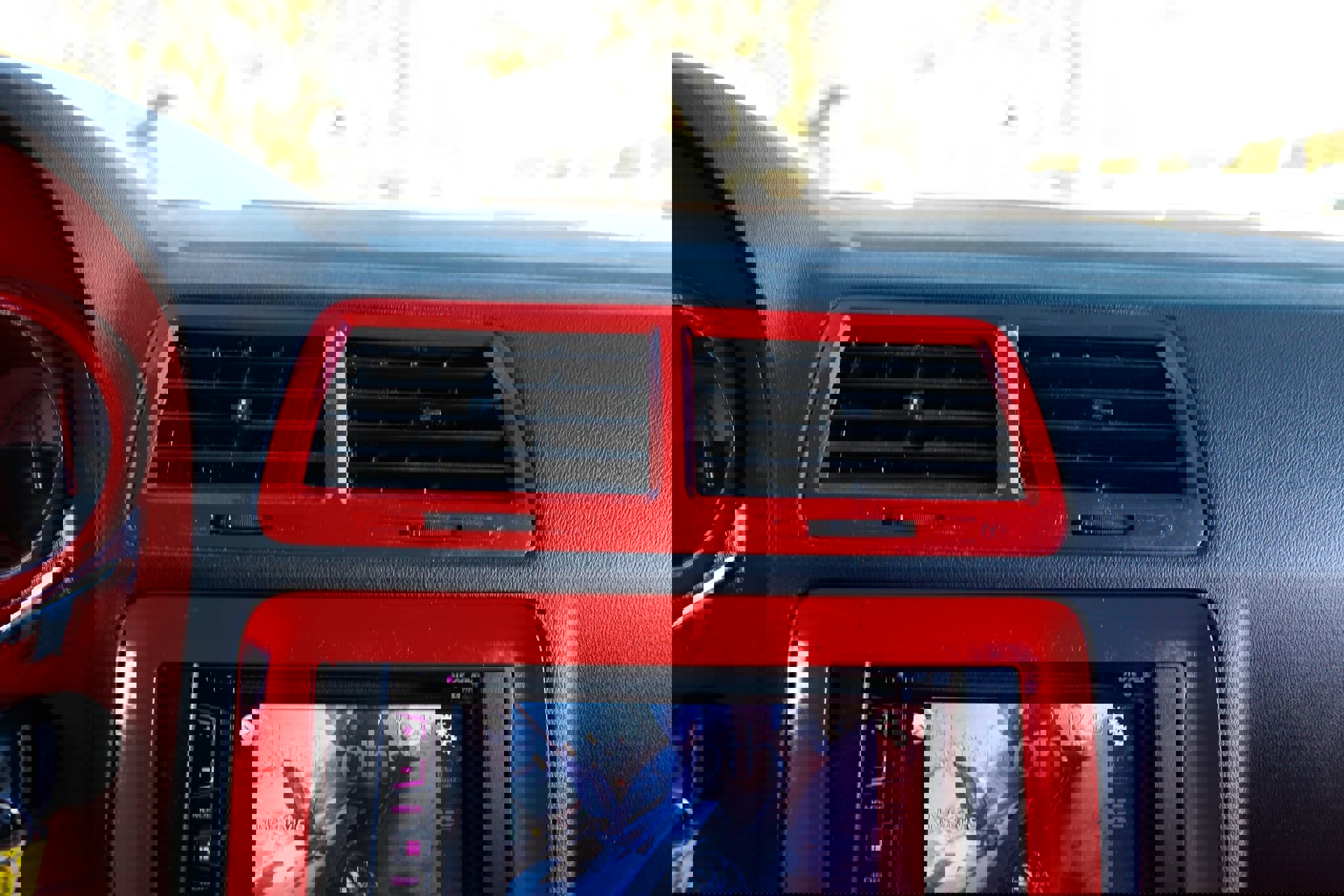 Used 2014 Dodge Challenger R/T image 33