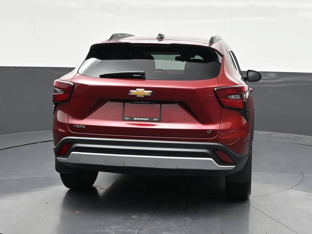 Used 2024 Chevrolet Trax LT FWD image 4