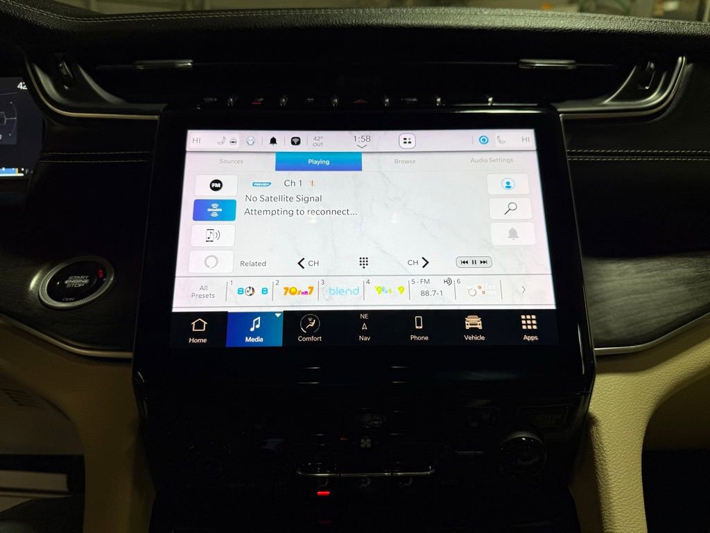 Certified 2023 Jeep Grand Cherokee Limited image 23