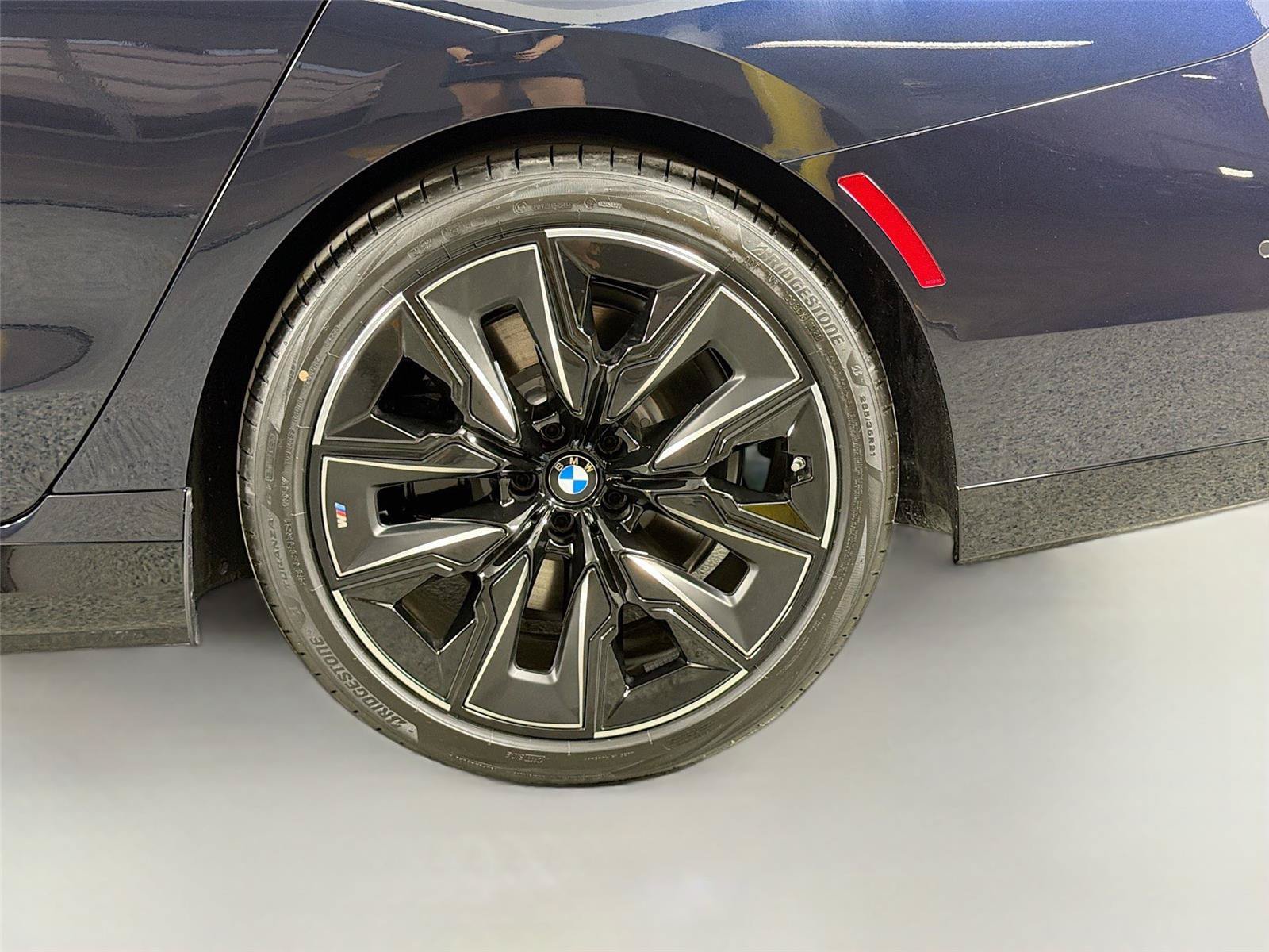 New 2026 BMW 750e xDrive w/ Premium Package AWD/4WD image 27