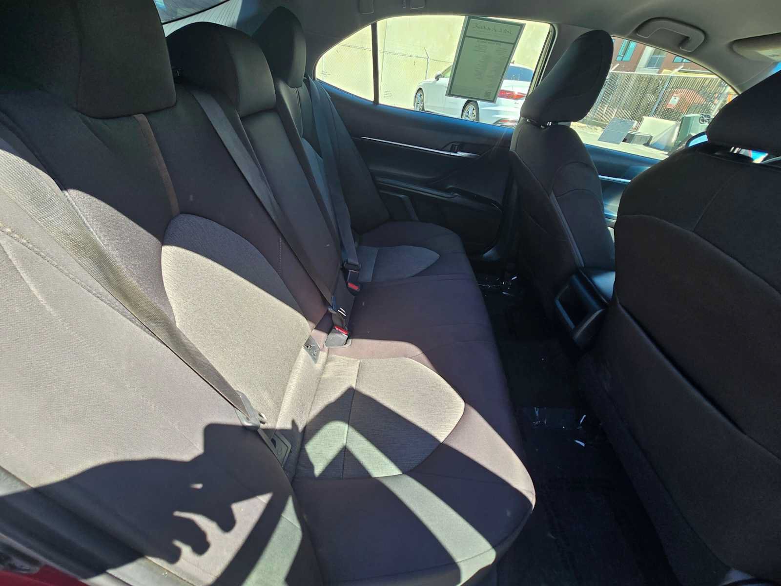 Used 2018 Toyota Camry LE FWD image 12