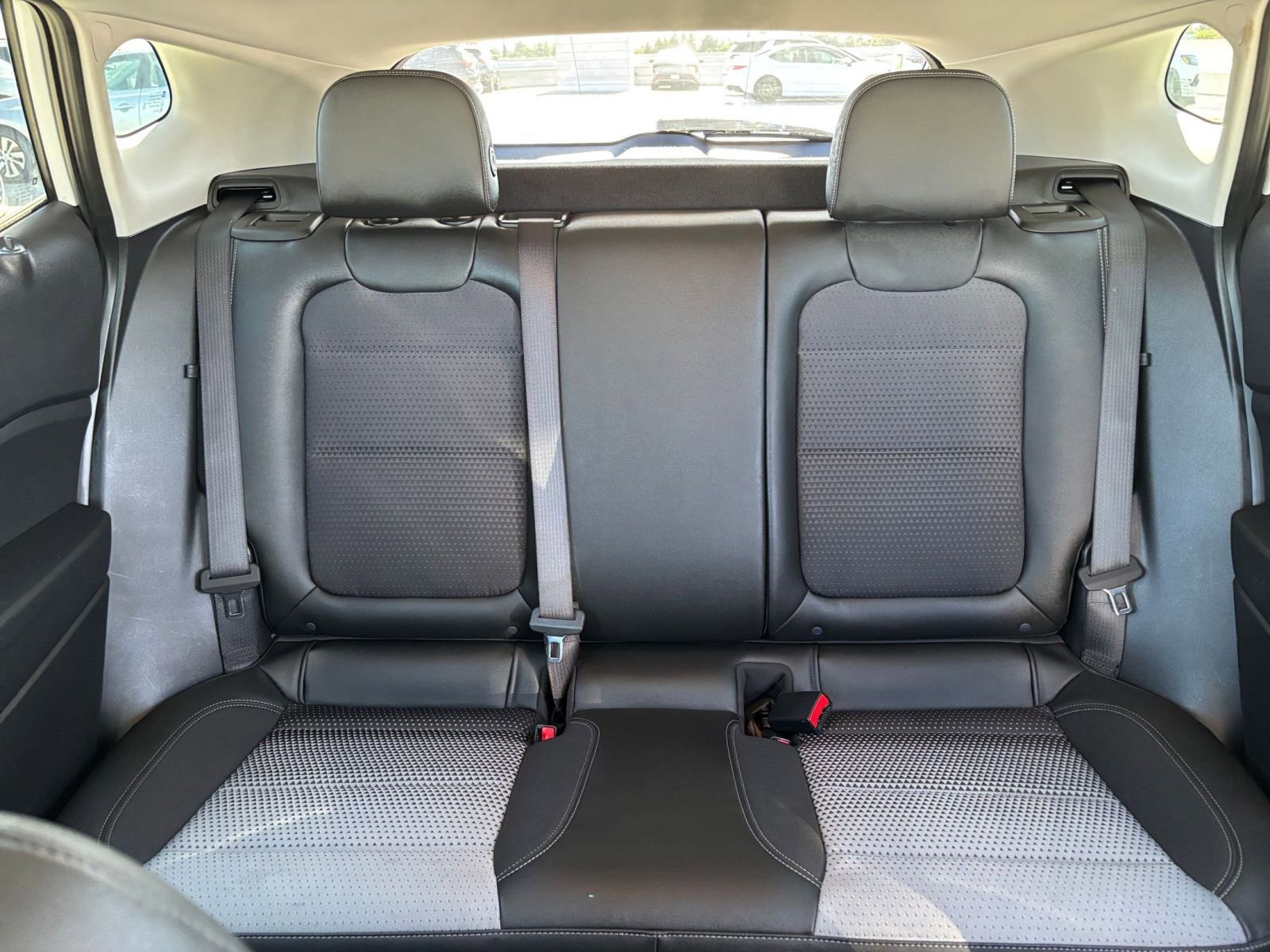 Used 2025 Chevrolet Trax LT FWD image 43