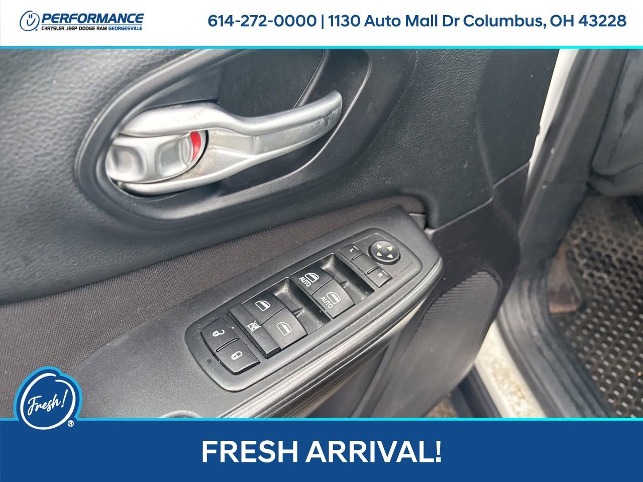 Used 2016 Jeep Cherokee Latitude w/ Comfort/Convenience Group image 17