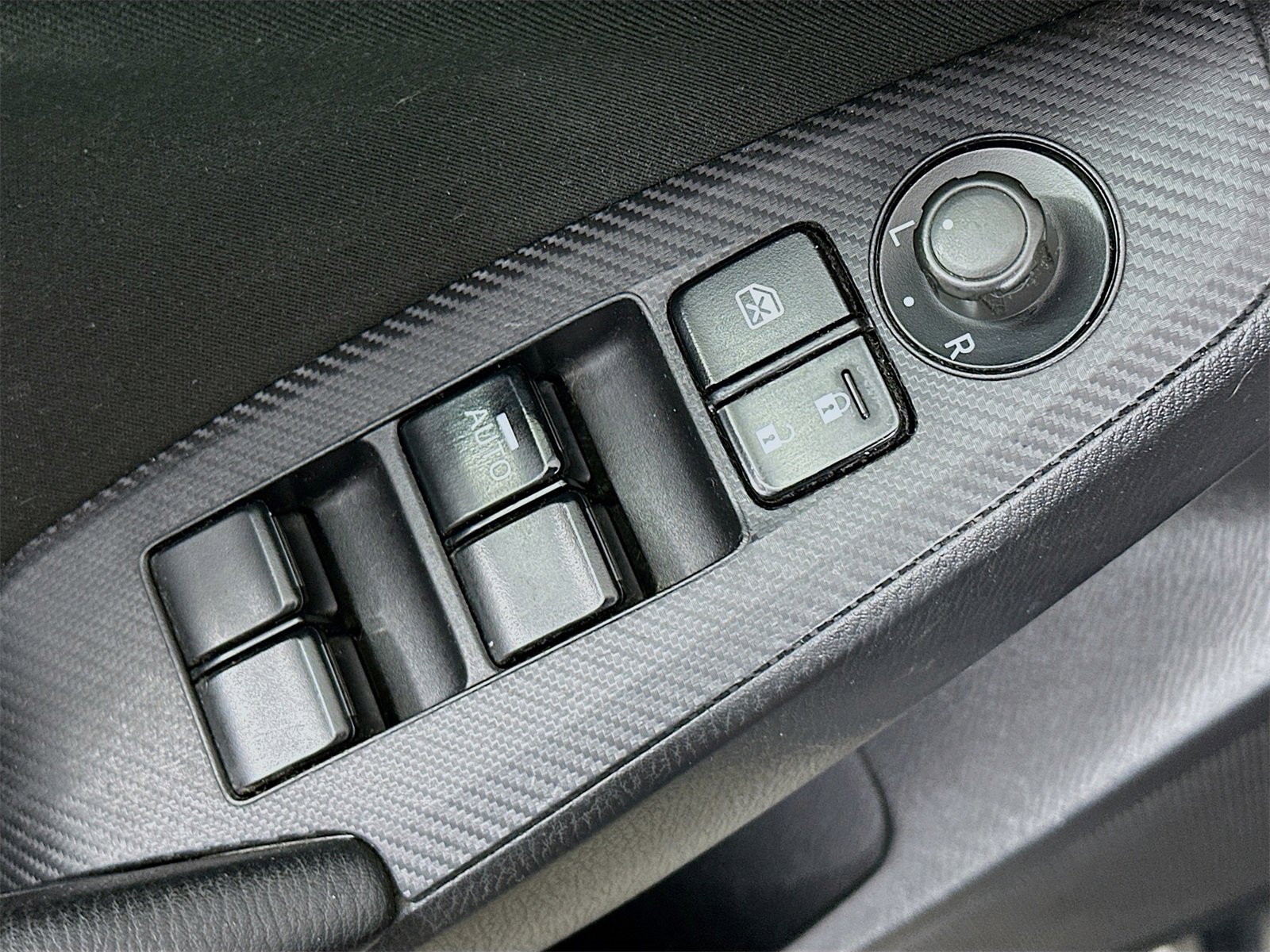 Used 2016 MAZDA MAZDA3 i Sport image 18