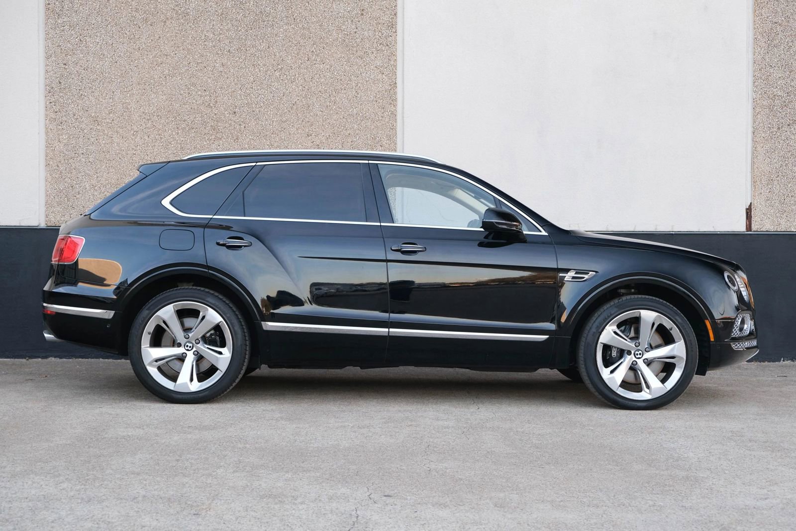 Used 2018 Bentley Bentayga image 10