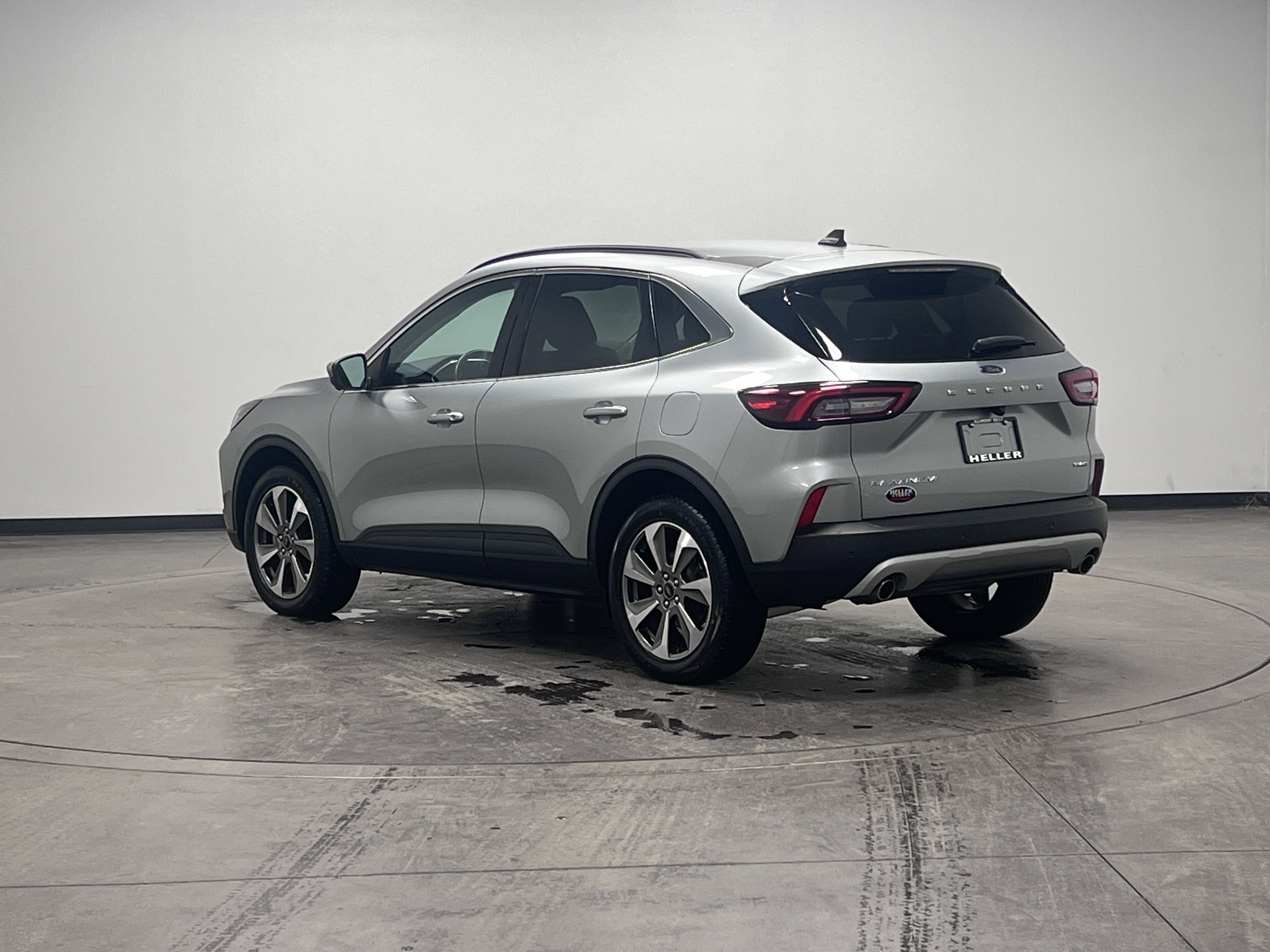 Used 2024 Ford Escape Platinum image 6