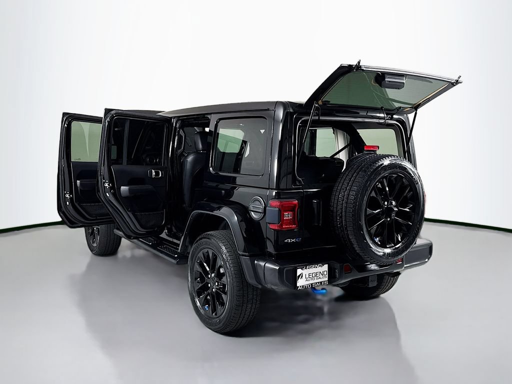 Used 2023 Jeep Wrangler Unlimited Sahara w/ Cold Weather Group AWD/4WD image 25