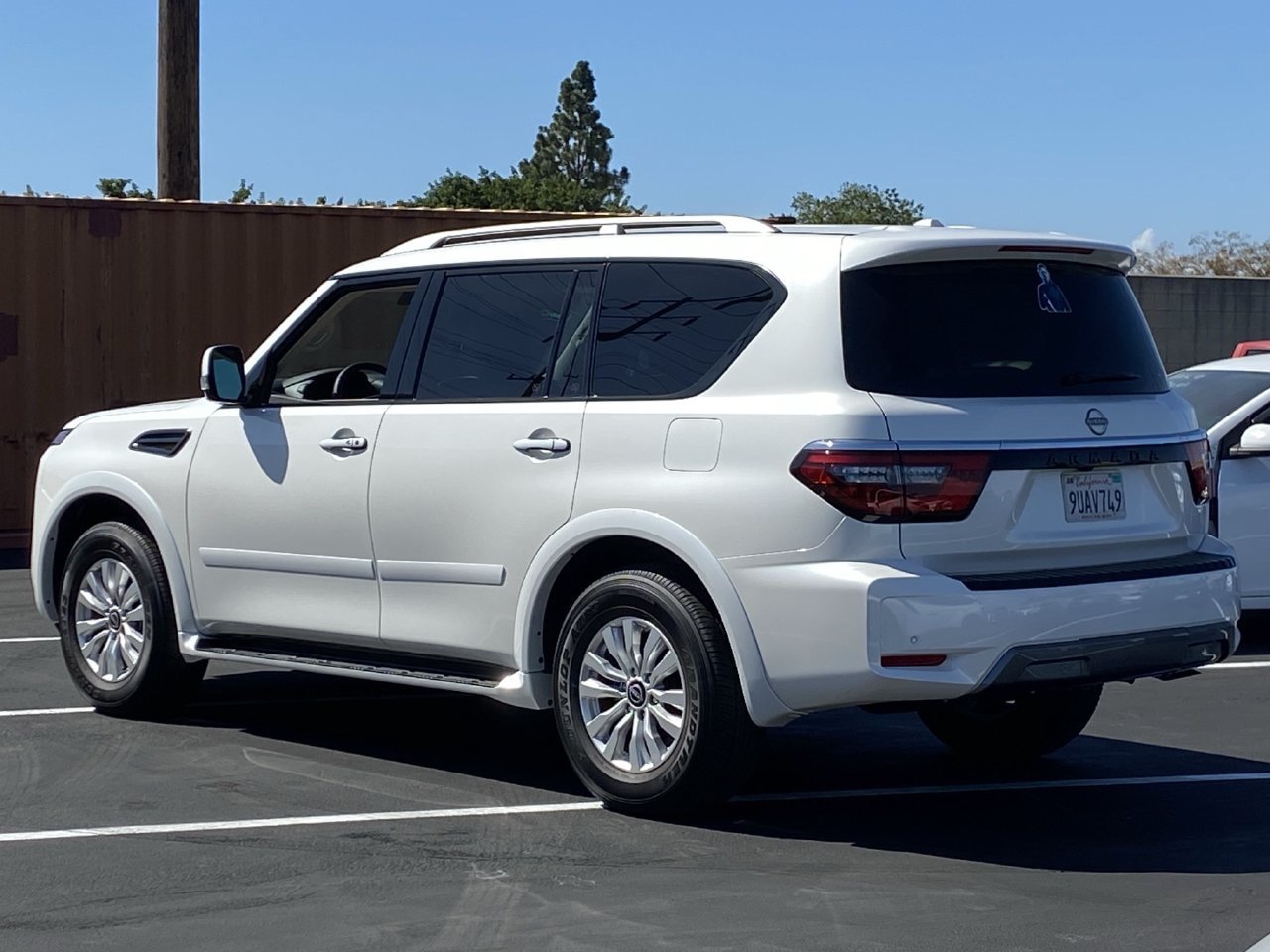Certified 2024 Nissan Armada SV w/ Cargo Package RWD image 4