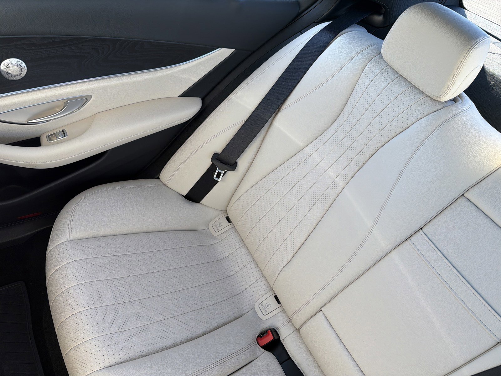 Used 2019 Mercedes-Benz E 300 4MATIC image 12