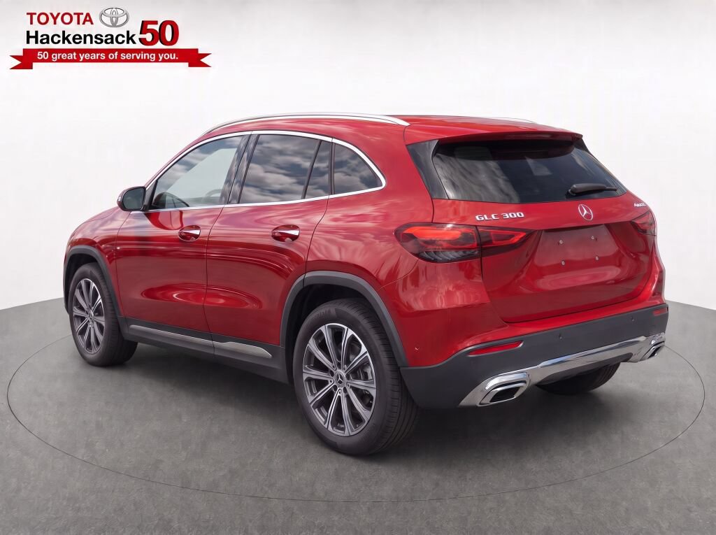 Used 2023 Mercedes-Benz GLC 300 4MATIC image 3