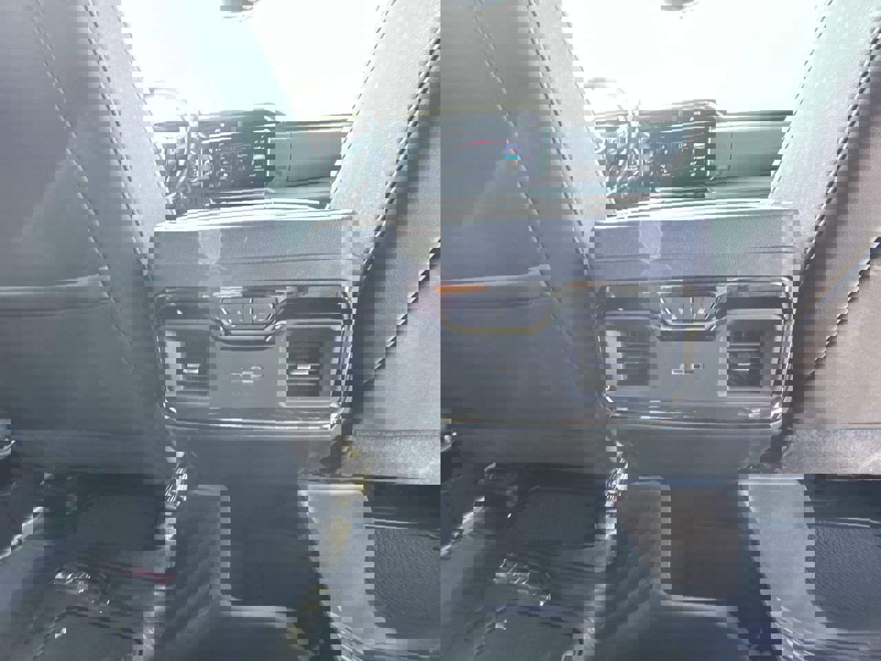 Used 2024 GMC Sierra 2500 AT4 w/ Technology Package image 22