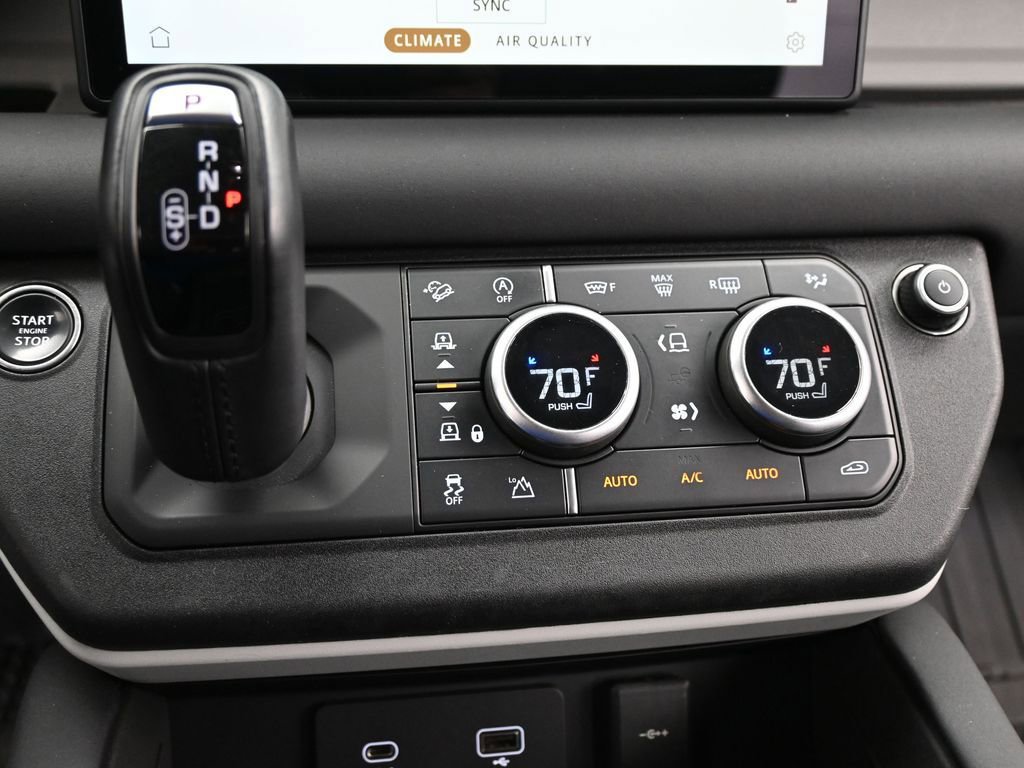 Used 2024 Land Rover Defender 110 S image 14