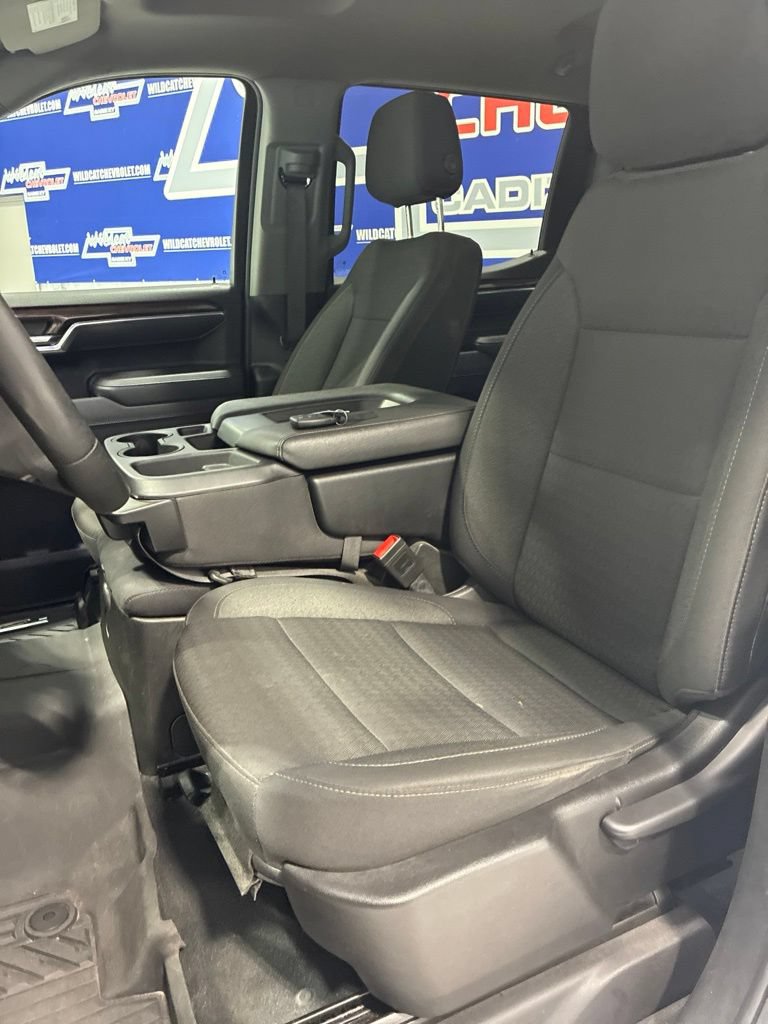 Used 2025 Chevrolet Silverado 1500 LT AWD/4WD image 16