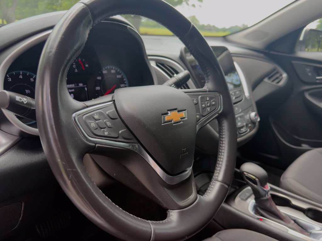 Used 2021 Chevrolet Malibu RS FWD image 21